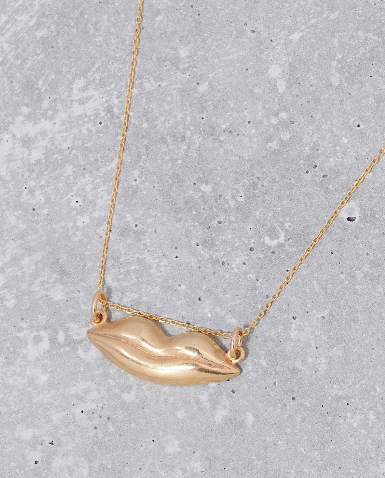 Mae Mond Gold Medallion