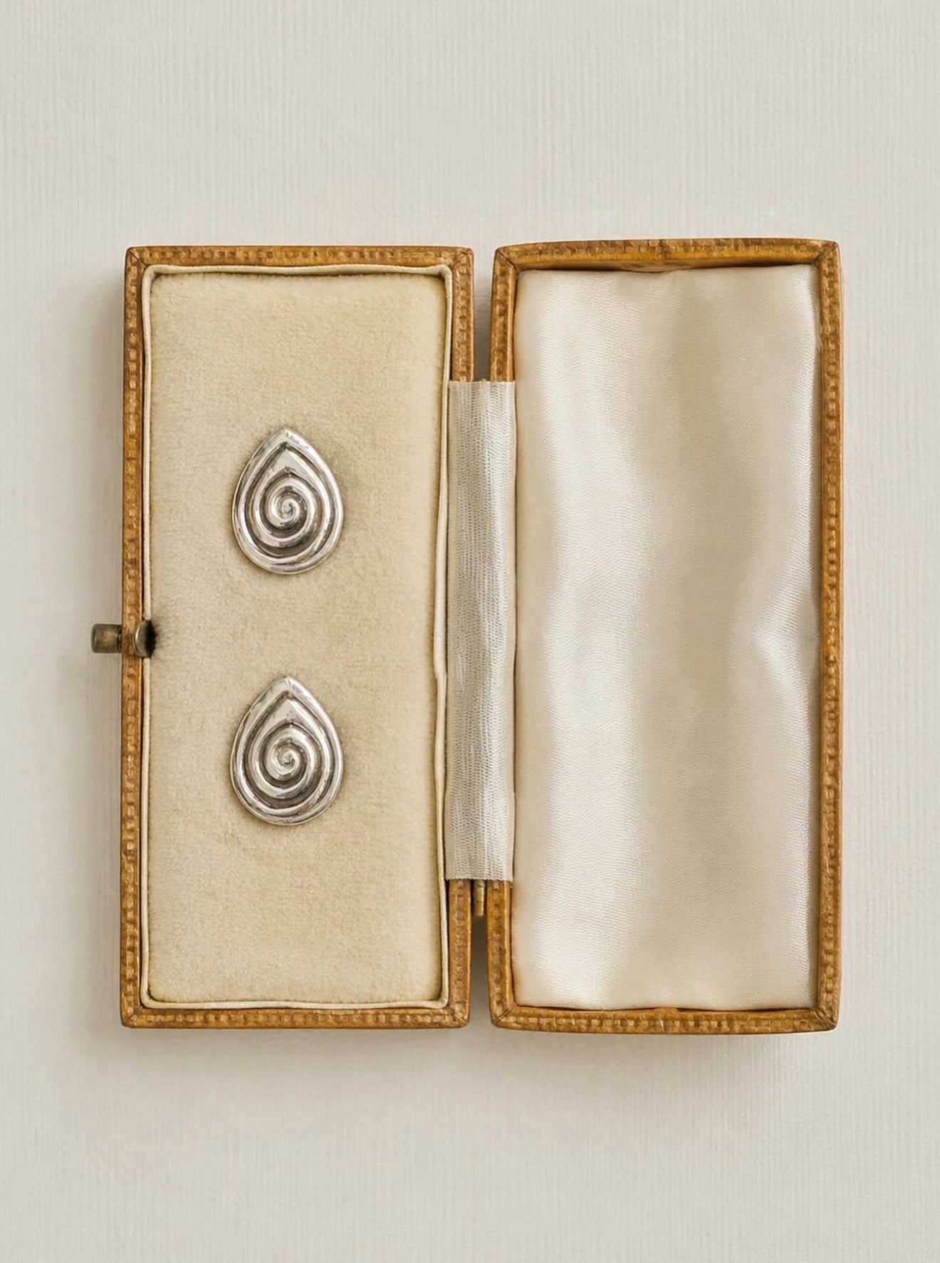 Escargot Silver Earrings