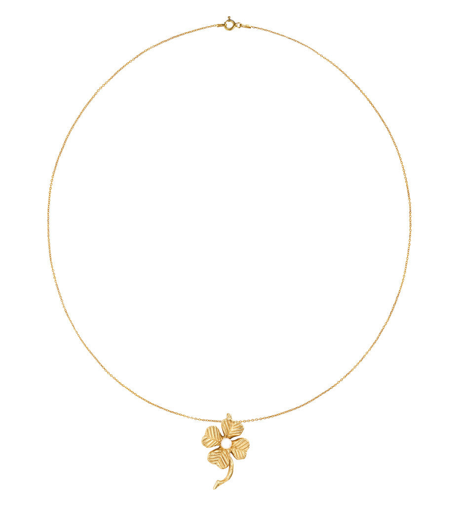 clover medallion with pearl