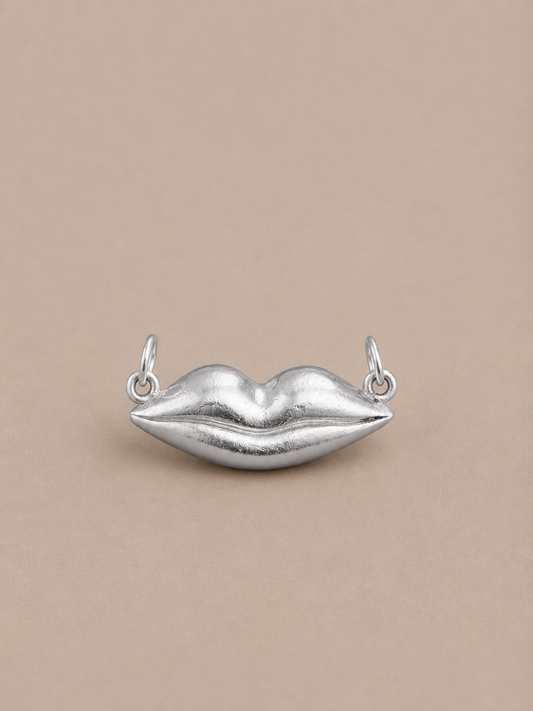 Mae Mond Silver Medallion