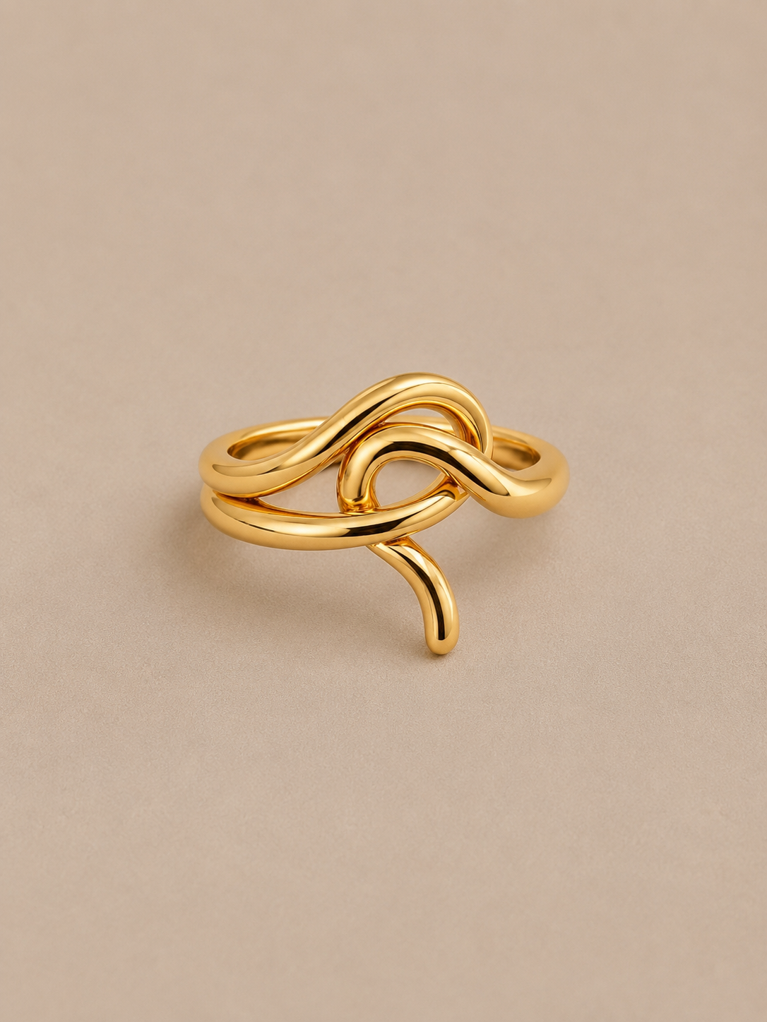Loop Gold Ring