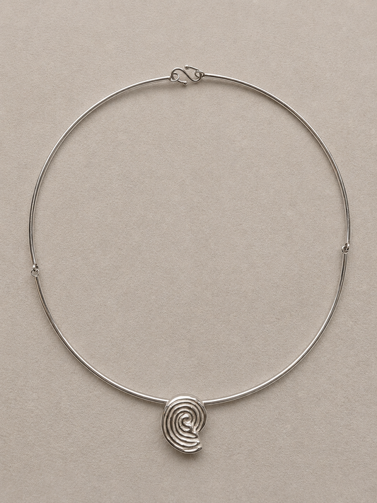 Ithell Silver Collier