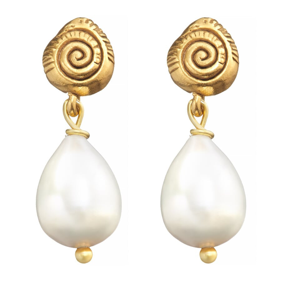 Svea Shell White Pearl Earrings