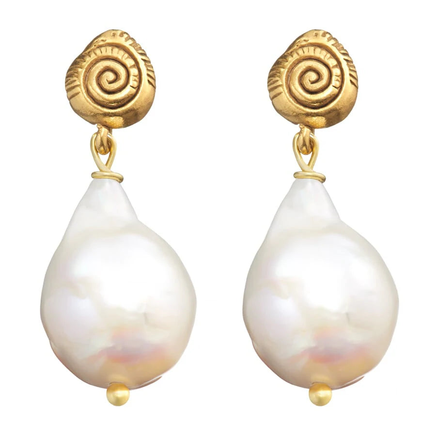 Svea Shell White Pearl Earrings